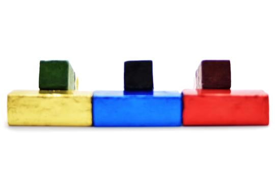 Strop paste blocks in green, black and red